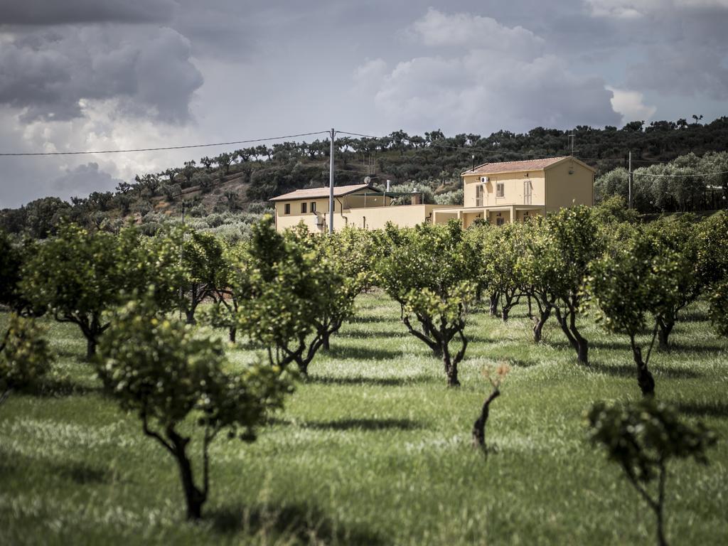 Agriturismo Il Giriatello Кротоне Екстериор снимка