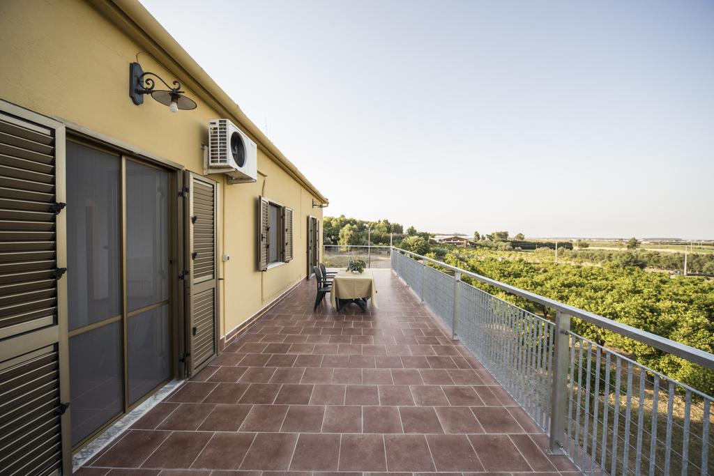 Agriturismo Il Giriatello Кротоне Екстериор снимка
